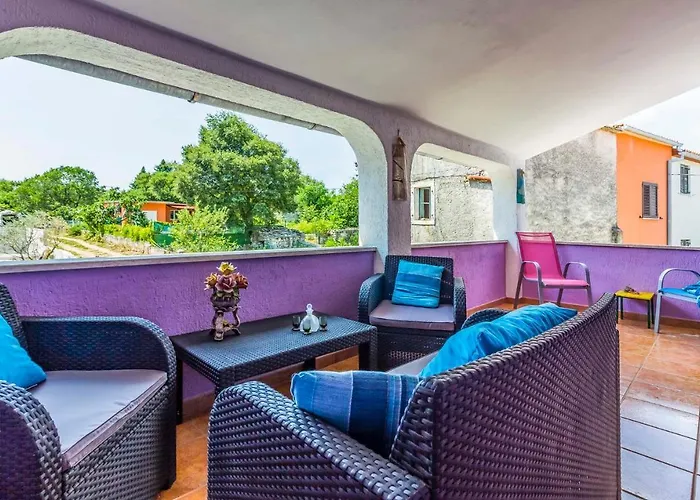 House 561 펜션 Rakalj